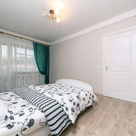 Comfortable One Bad Near Guliver Kyiv Exterior foto