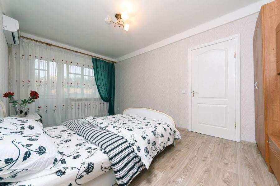 Comfortable One Bad Near Guliver Kyiv Exterior foto